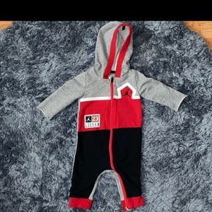 Baby jordan onesie size 6 months